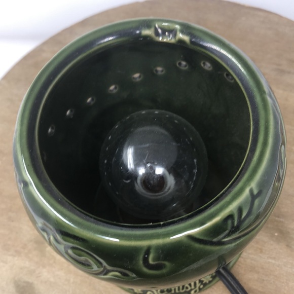 Scentsy English Ivy Full Size Wax Melt Premium Warmer - Picture 2 of 11